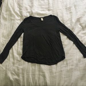 H&M long sleeve charcoal vneck top